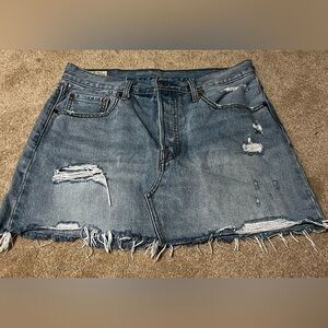 Levi’s Women’s Denim Skirt Size 31